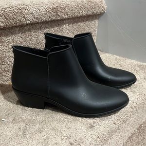 Sam Edelman Petty rain Booties women’s size 6 black